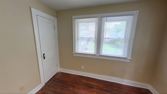 Building Photo - 129 E Tompkins St