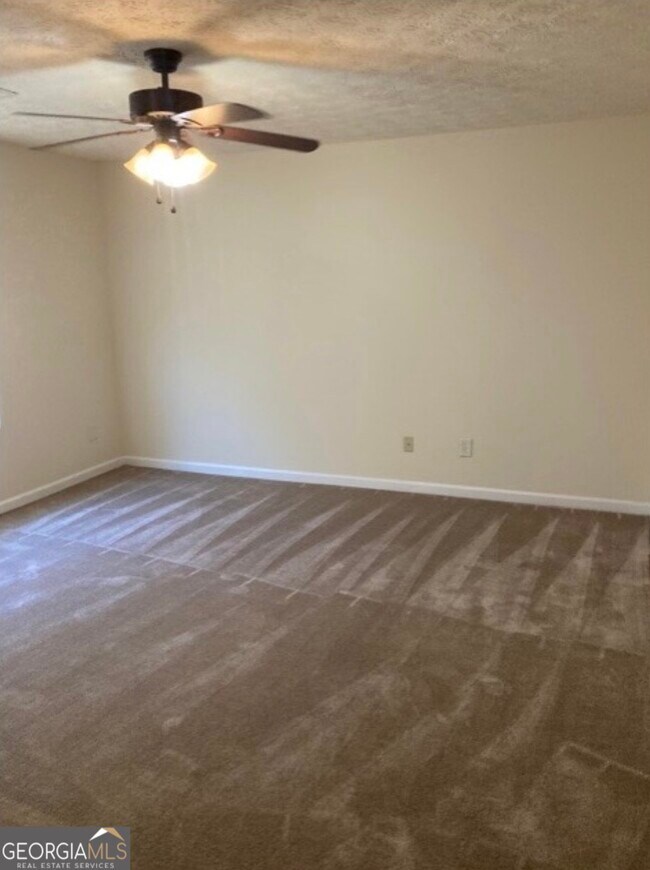 Building Photo - 6102 Fairington Club Dr