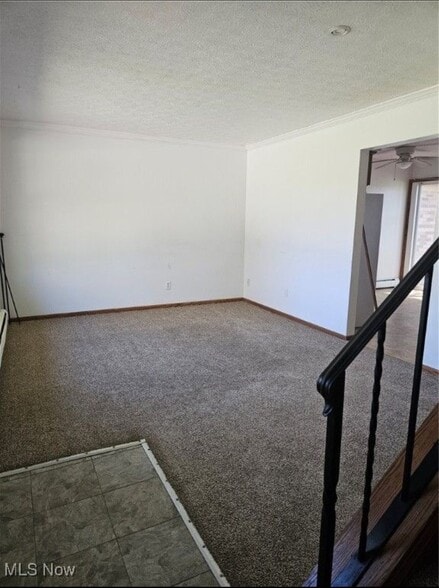 Livingroom - 14293 Galehouse Rd