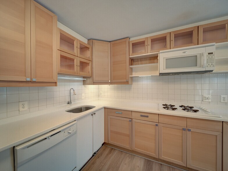 Building Photo - 5017 7th Rd S
