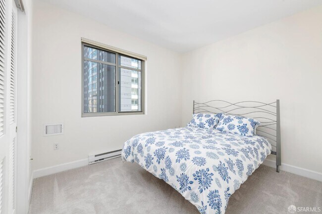 Building Photo - 246 2nd St