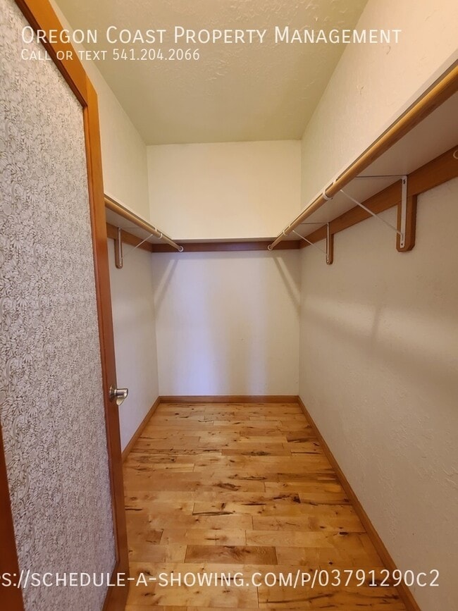Building Photo - 961 NW Lanai Loop