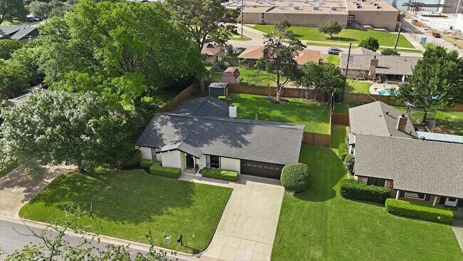 Building Photo - 217 E Louella Dr
