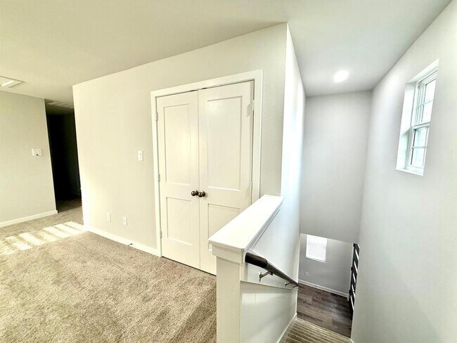 Building Photo - 7898 Alset Dr