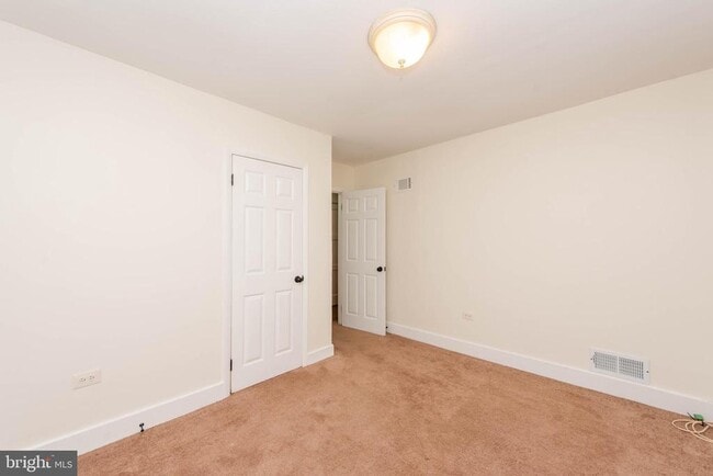 Building Photo - 919 Carroll Ave