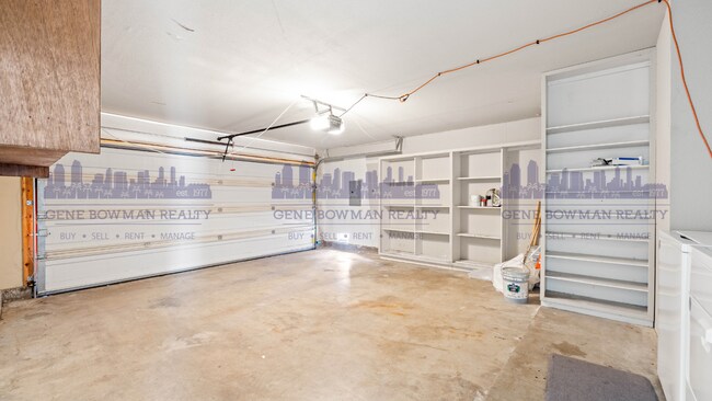 Building Photo - Beautiful 3 Bedroom / 2 Bathroom Home with Yard & 2-Car Garage – Conveniently Located in Paradise...