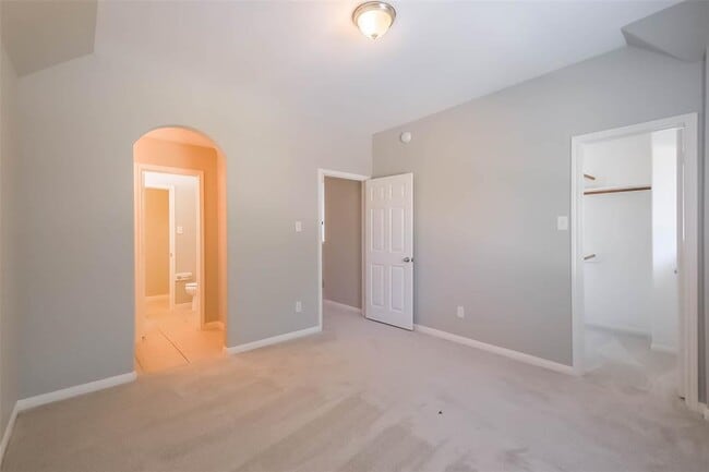 Building Photo - 17627 Quiet Loch Ln