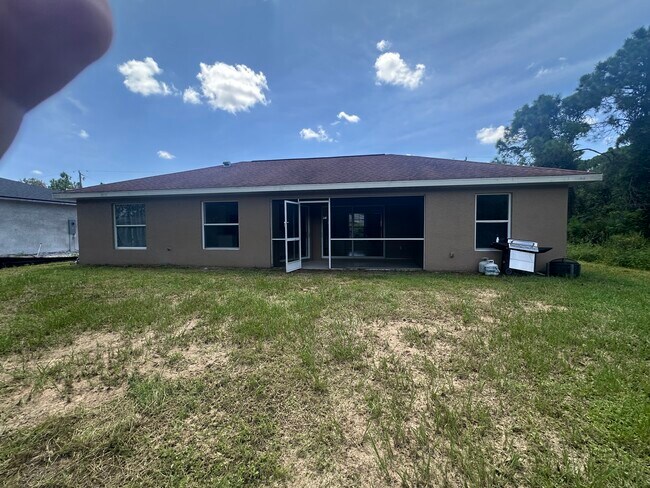 Building Photo - 7332 Muncey Rd