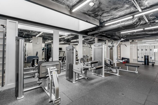 Building Photo - 175 2nd St