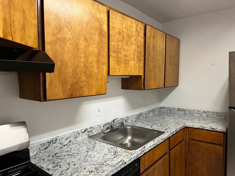 Building Photo - 19305 Club House Rd