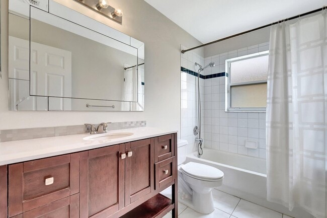 Building Photo - 6779 Indianwood Way