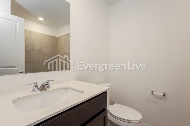 Building Photo - 2308 Claire Dr