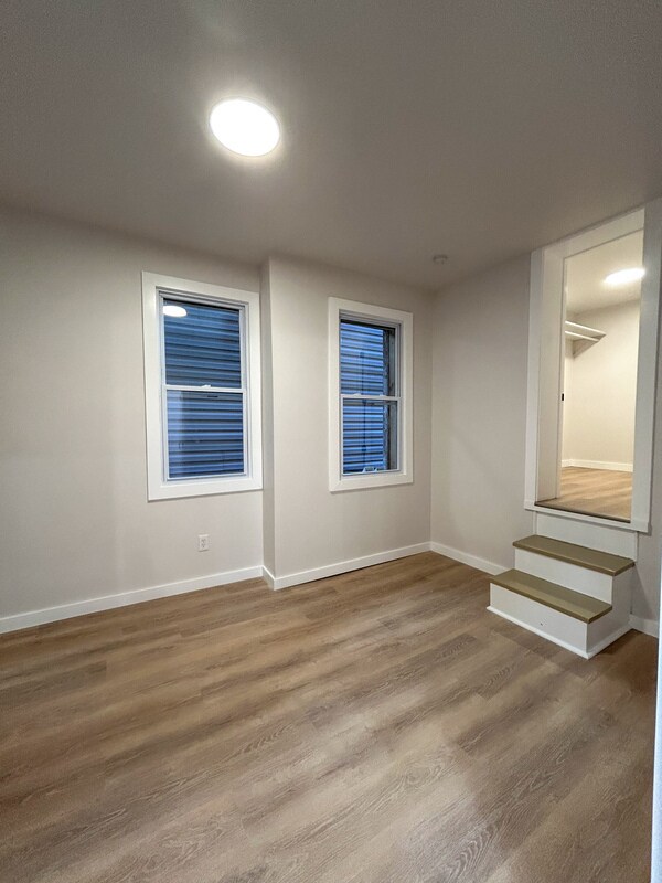 Building Photo - 3206 Dobson St