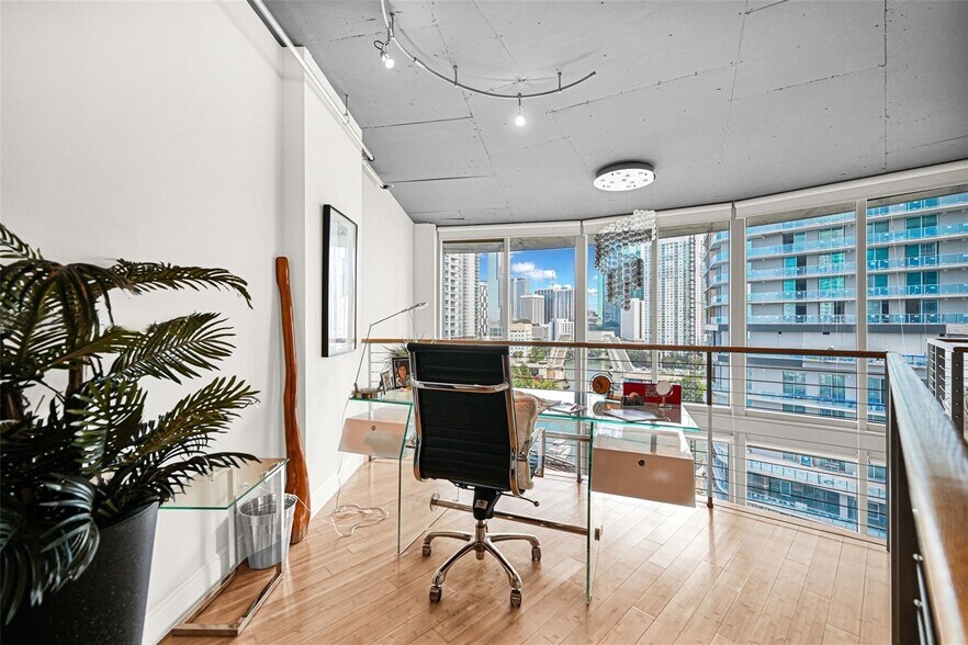 Building Photo - 690 SW 1st Ct