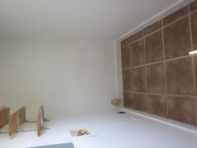 Building Photo - 438 High St