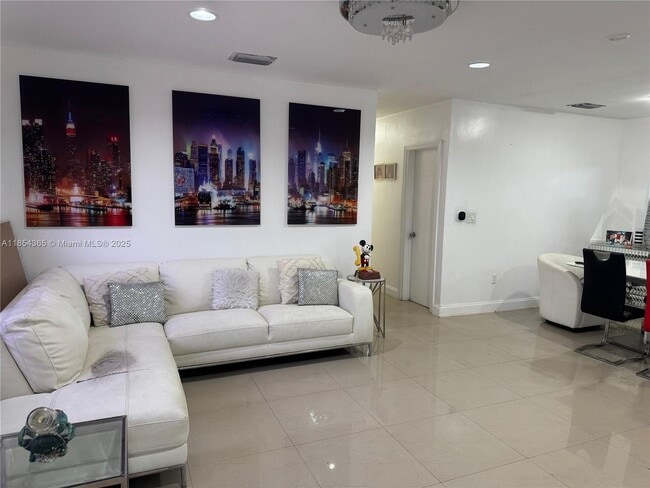 Building Photo - 16030 Miami Dr
