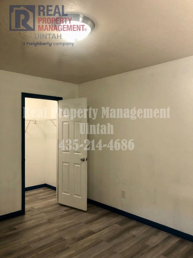 Building Photo - 3 Bed 2.5 Bath Townhome in Split Mountain.