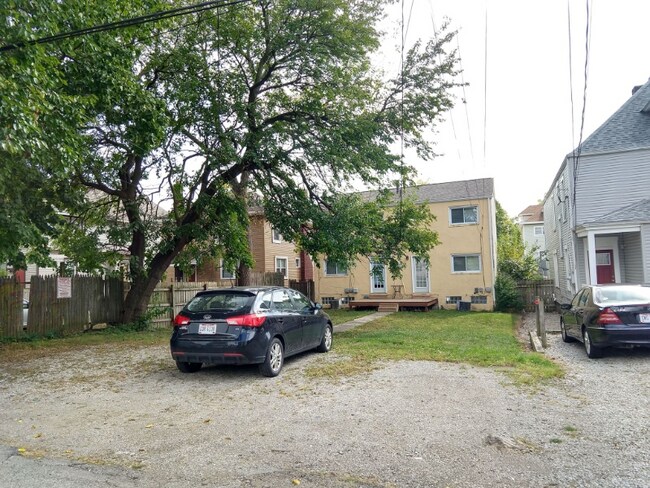 Building Photo - 432 E 16th Ave