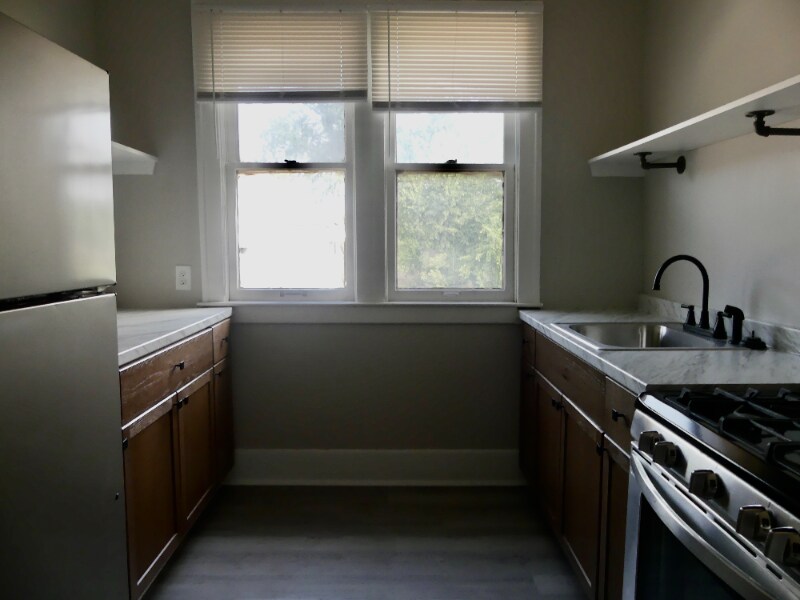 Building Photo - 5440 Milford St