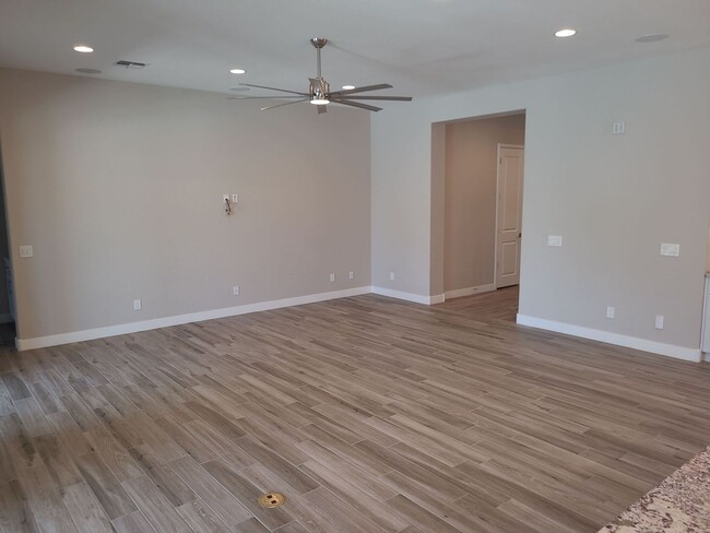 Building Photo - Pristine Luxury Rental: Stunning 4-Bed, 2....