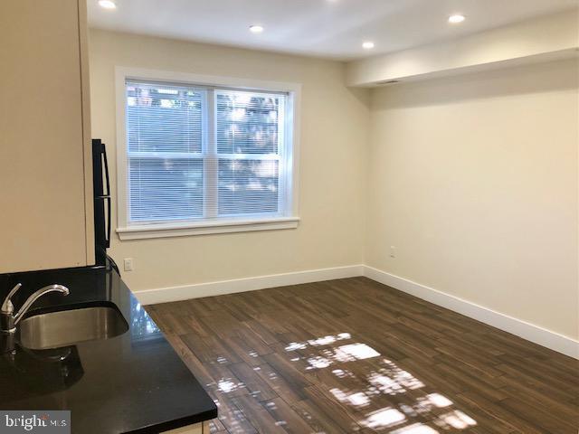 Building Photo - 919 Sheridan St NW