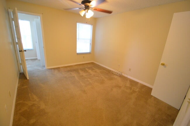 Building Photo - Orlando: Gated Community, Near Airport