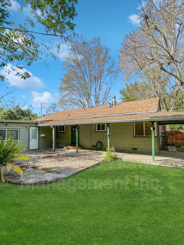 Building Photo - 2561 Olympic Blvd