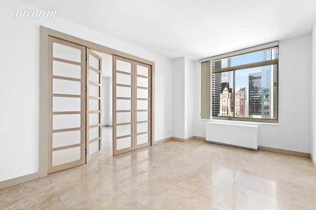 Building Photo - 145 E 48th St