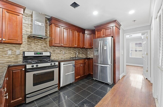 Building Photo - 168 New York Ave