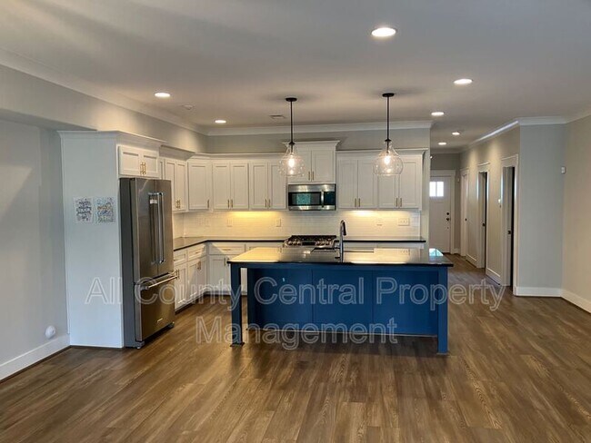 Building Photo - 415 Sunbelt Dr