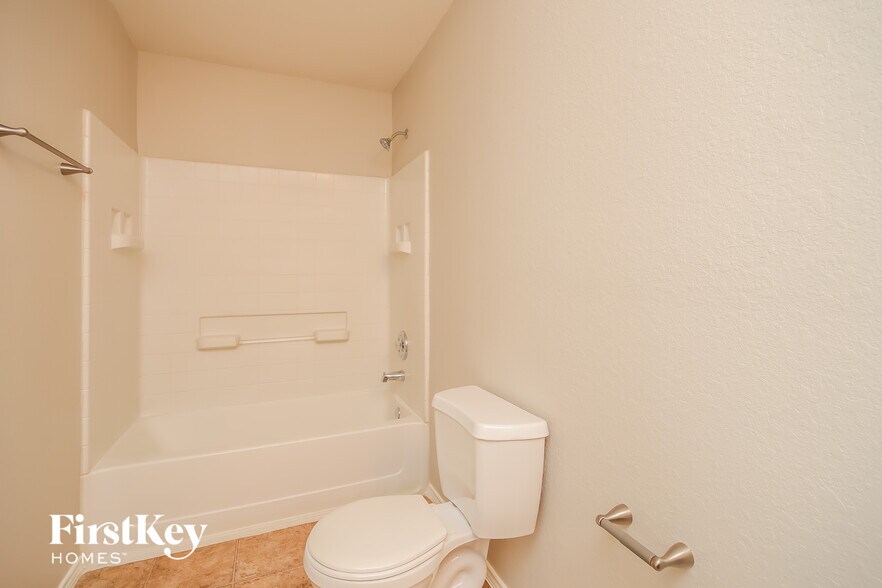 Building Photo - 2655 Cyrus Hill Dr