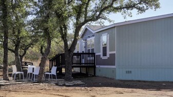 Building Photo - 811 Yucca Dr