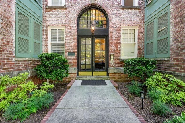 Building Photo - 124 Lafayette Dr NE