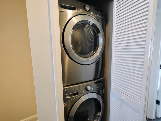 Building Photo - 653 Drake Bay Terrace