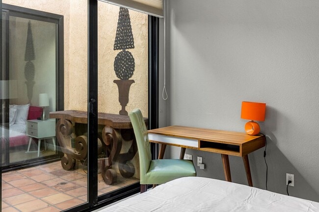 Building Photo - Stylish Palm Springs Retreat with Pool (Monthly Only - No Long Term)