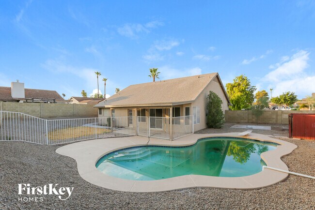 Building Photo - 7520 W San Juan Ave