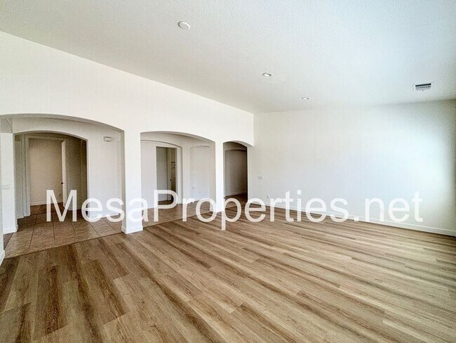 Building Photo - 15818 Iron Canyon Ln
