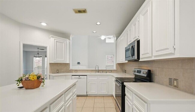 Building Photo - 21331 Willow Glade Dr