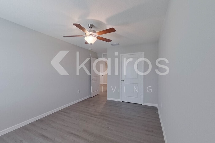 Building Photo - 8694 SW 43rd Ter