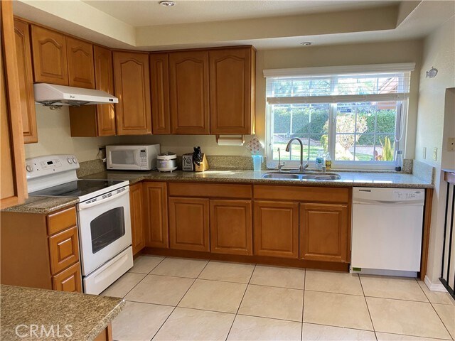 Building Photo - 840 Bridle Dr