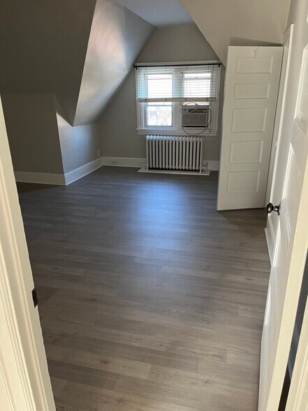 Building Photo - 1 S Chester Rd