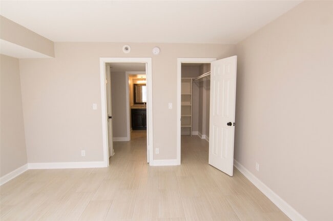 Building Photo - 3525 Sage Rd