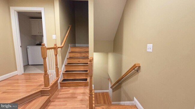 Building Photo - 3547 Goddard Way