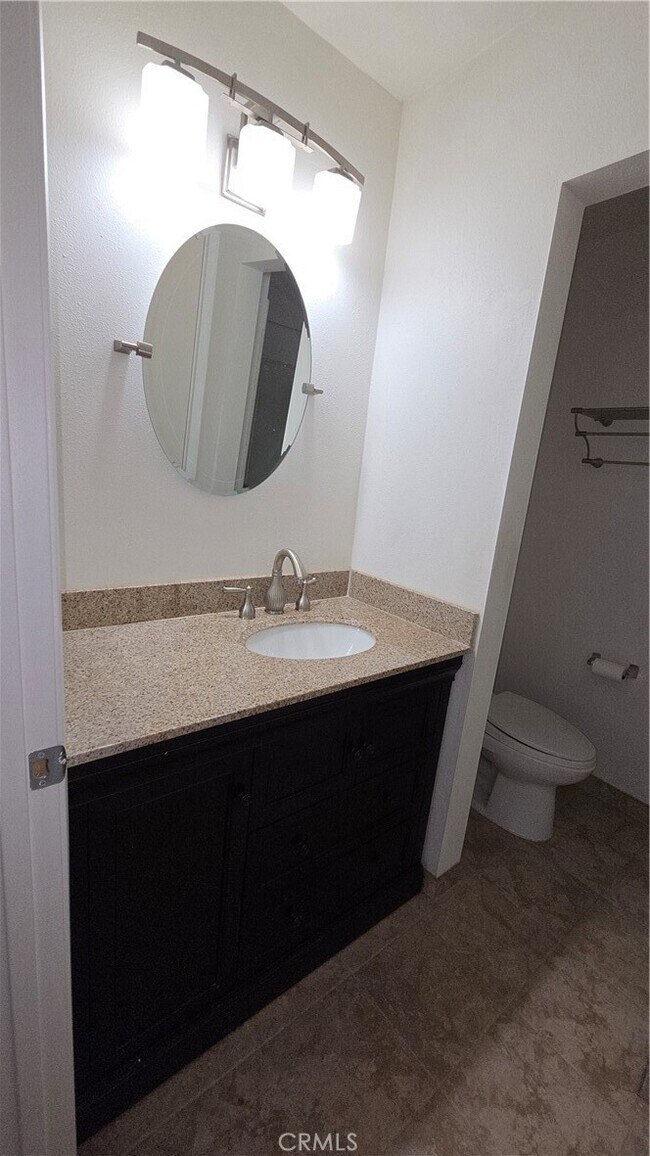 Building Photo - 5400 Lindley Ave