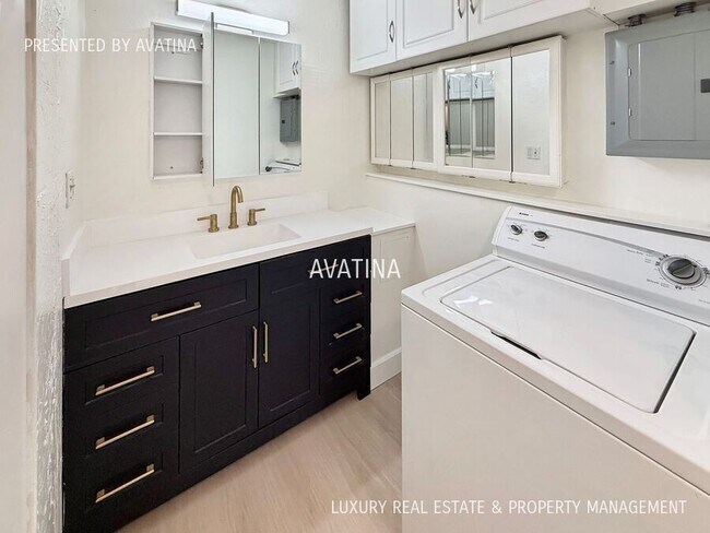 Building Photo - 225 Ka?iulani Ave