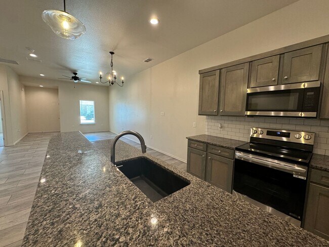 Building Photo - 2bed/2bath Available Now- LBK Cooper ISD