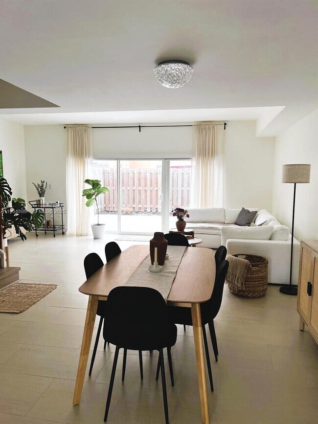 Building Photo - 14305 SW 57th Ln