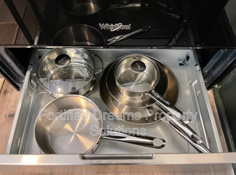 Building Photo - 720 S Broad St