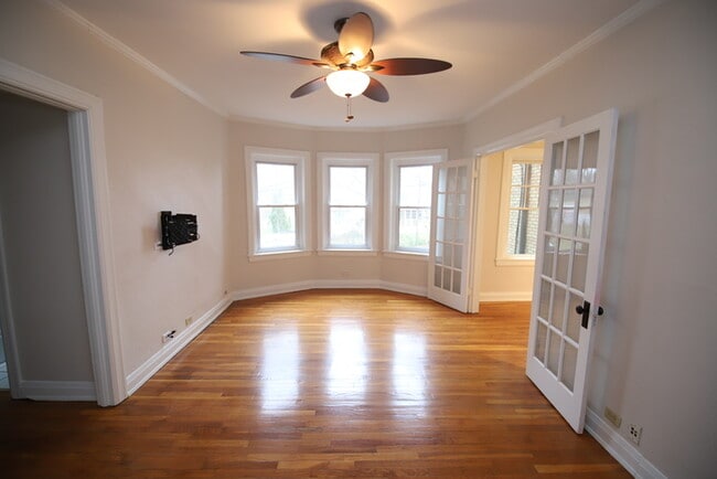 Building Photo - One Bedroom Condo on Eastern Parkway