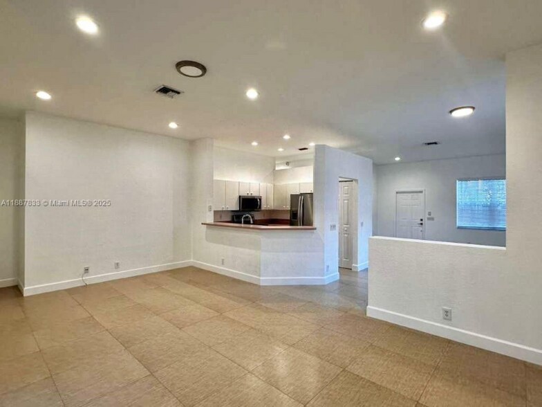 Building Photo - 1761 Aspen Ln